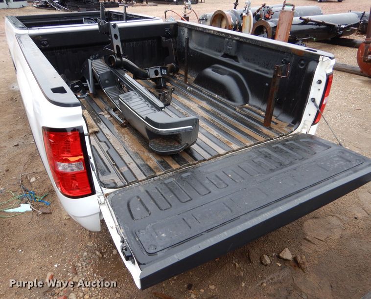 image for item LU9711 2017 GMC Sierra 2500  pickup bed