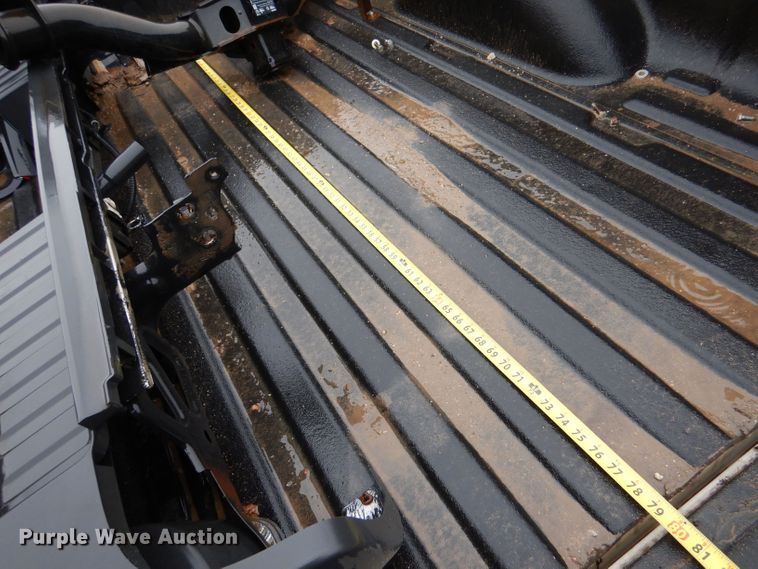 image for item LU9711 2017 GMC Sierra 2500  pickup bed