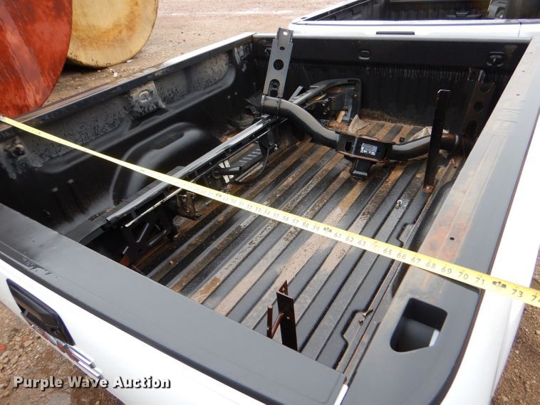 image for item LU9711 2017 GMC Sierra 2500  pickup bed