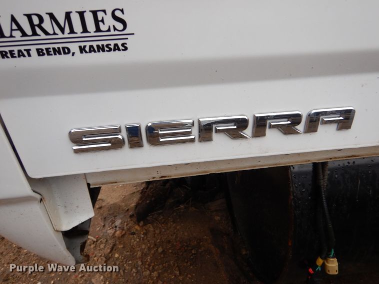 image for item LU9711 2017 GMC Sierra 2500  pickup bed