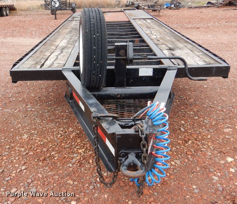 image for item LU9725 2006 EW  equipment trailer