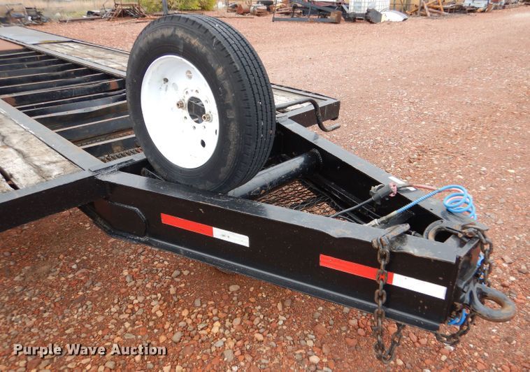 image for item LU9725 2006 EW  equipment trailer