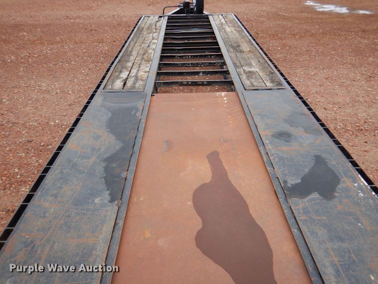 image for item LU9725 2006 EW  equipment trailer