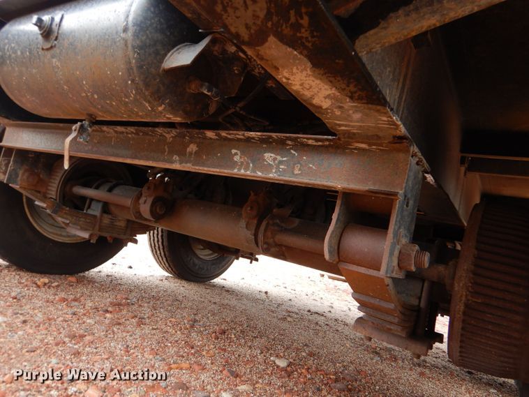 image for item LU9725 2006 EW  equipment trailer