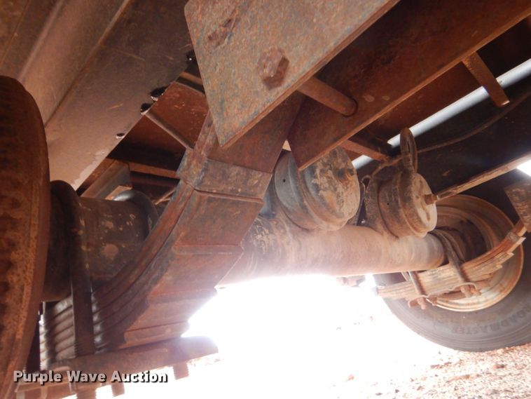 image for item LU9725 2006 EW  equipment trailer