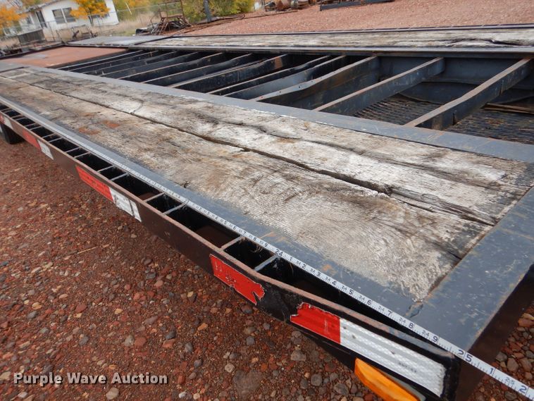 image for item LU9725 2006 EW  equipment trailer