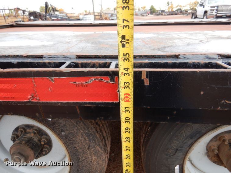 image for item LU9725 2006 EW  equipment trailer