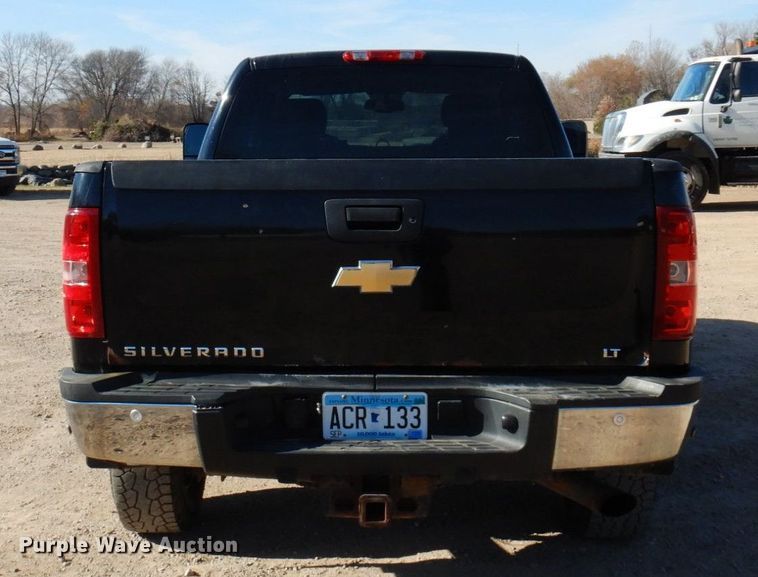 image for item MH9255 2011 Chevrolet Silverado 2500HD LT  Ext. Cab pickup truck