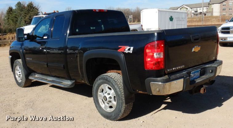 image for item MH9255 2011 Chevrolet Silverado 2500HD LT  Ext. Cab pickup truck
