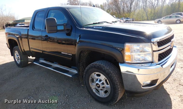 image for item MH9255 2011 Chevrolet Silverado 2500HD LT  Ext. Cab pickup truck