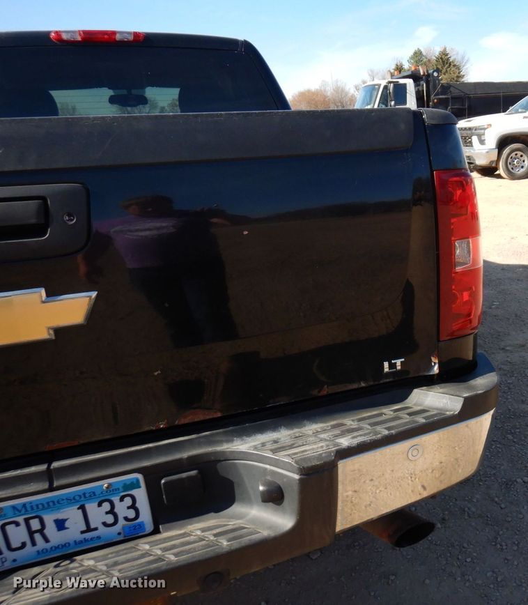 image for item MH9255 2011 Chevrolet Silverado 2500HD LT  Ext. Cab pickup truck