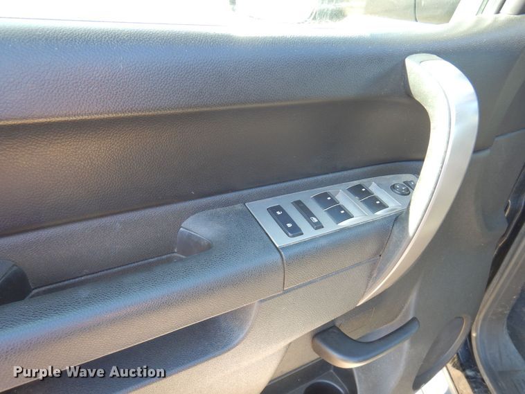 image for item MH9255 2011 Chevrolet Silverado 2500HD LT  Ext. Cab pickup truck