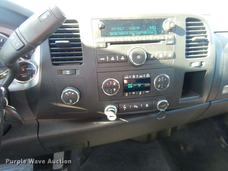 image for item MH9255 2011 Chevrolet Silverado 2500HD LT  Ext. Cab pickup truck