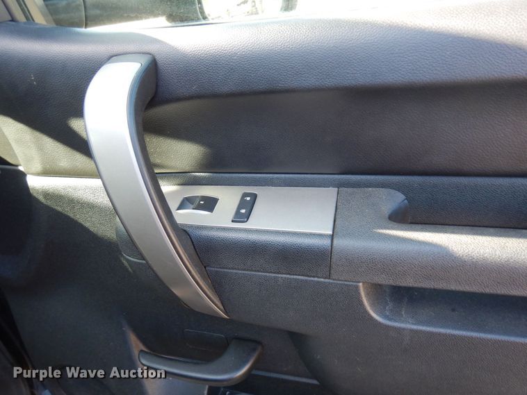 image for item MH9255 2011 Chevrolet Silverado 2500HD LT  Ext. Cab pickup truck