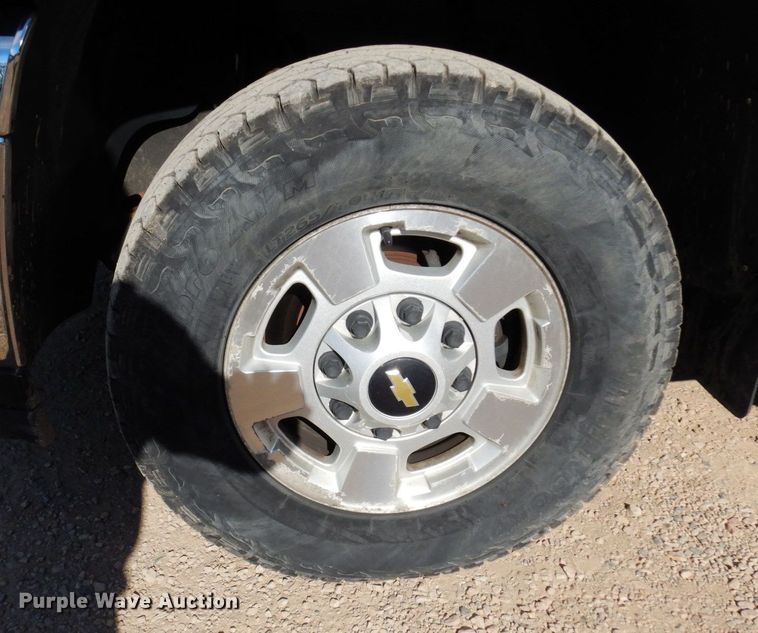 image for item MH9255 2011 Chevrolet Silverado 2500HD LT  Ext. Cab pickup truck