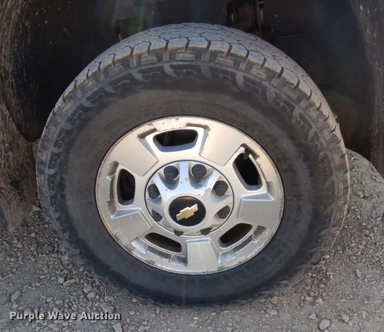 image for item MH9255 2011 Chevrolet Silverado 2500HD LT  Ext. Cab pickup truck