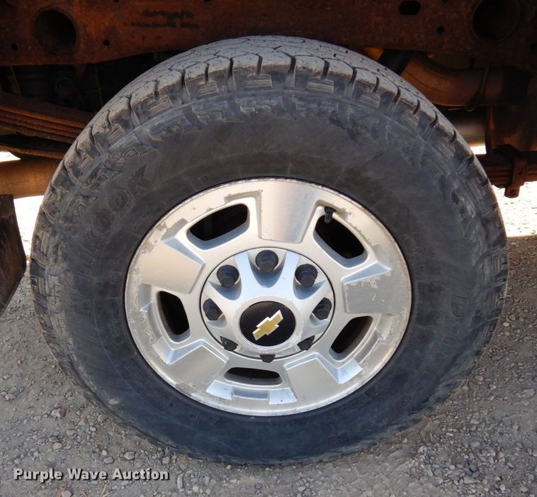 image for item MH9255 2011 Chevrolet Silverado 2500HD LT  Ext. Cab pickup truck