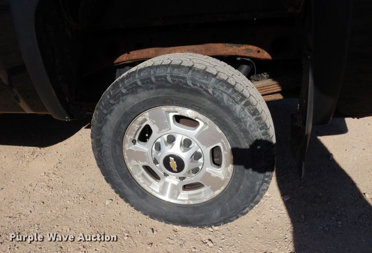 image for item MH9255 2011 Chevrolet Silverado 2500HD LT  Ext. Cab pickup truck