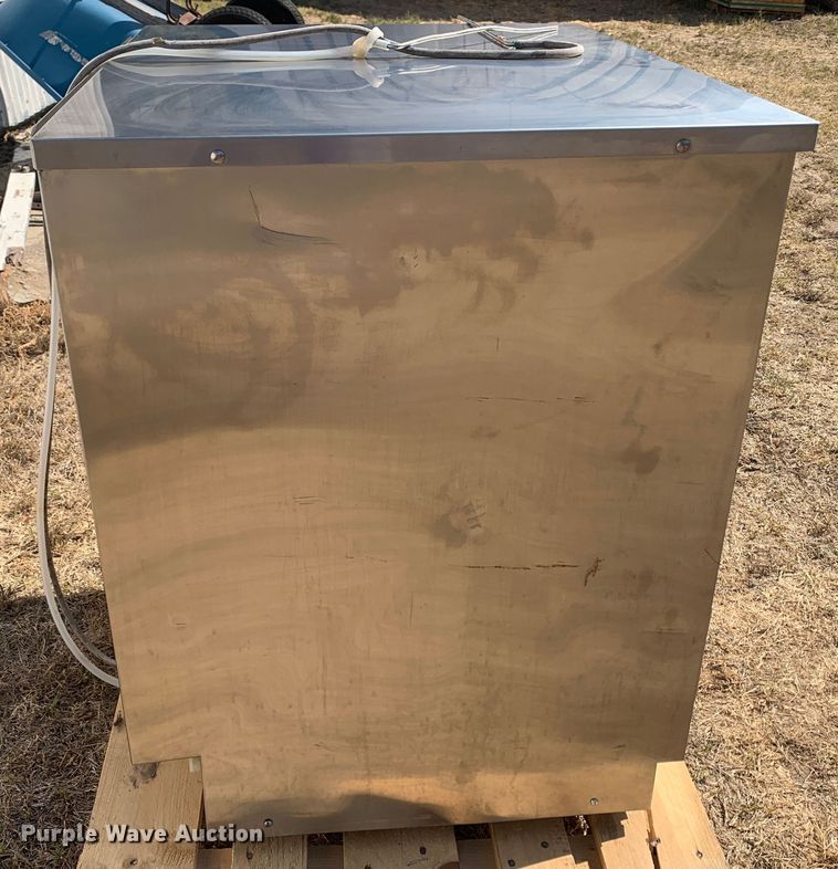 image for item MH9818 2000 Lancer 820UP  laboratory washer