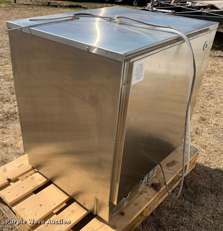 image for item MH9818 2000 Lancer 820UP  laboratory washer