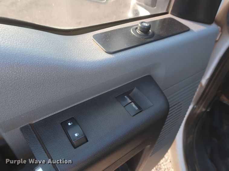 image for item MJ9213 2015 Ford F250 Super Duty  SuperCab pickup truck