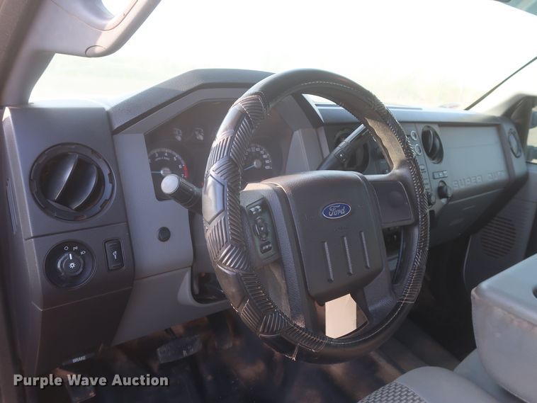 image for item MJ9213 2015 Ford F250 Super Duty  SuperCab pickup truck