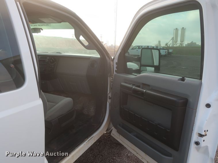 image for item MJ9213 2015 Ford F250 Super Duty  SuperCab pickup truck