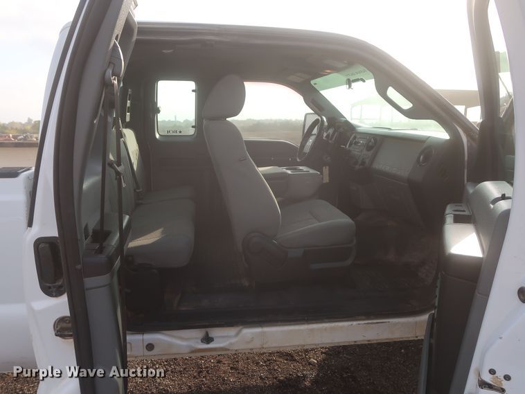 image for item MJ9213 2015 Ford F250 Super Duty  SuperCab pickup truck