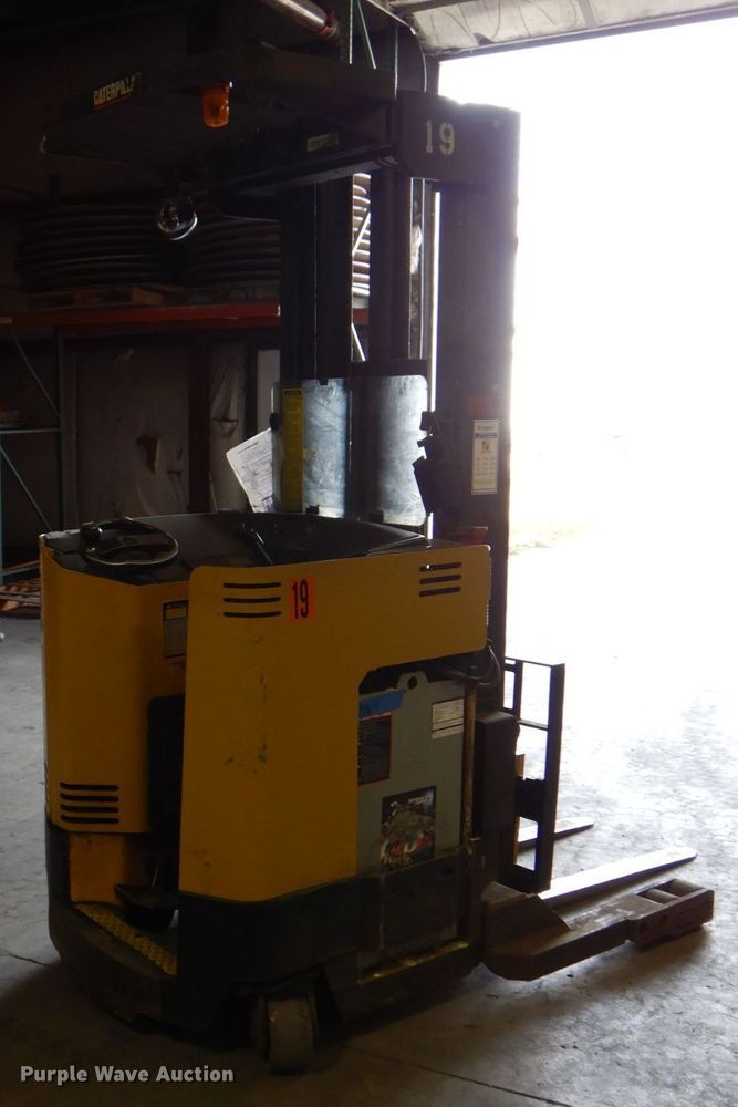 image for item MJ9802 Caterpillar NRR40  order picker