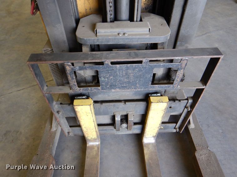 image for item MJ9802 Caterpillar NRR40  order picker