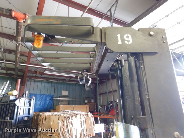 image for item MJ9802 Caterpillar NRR40  order picker