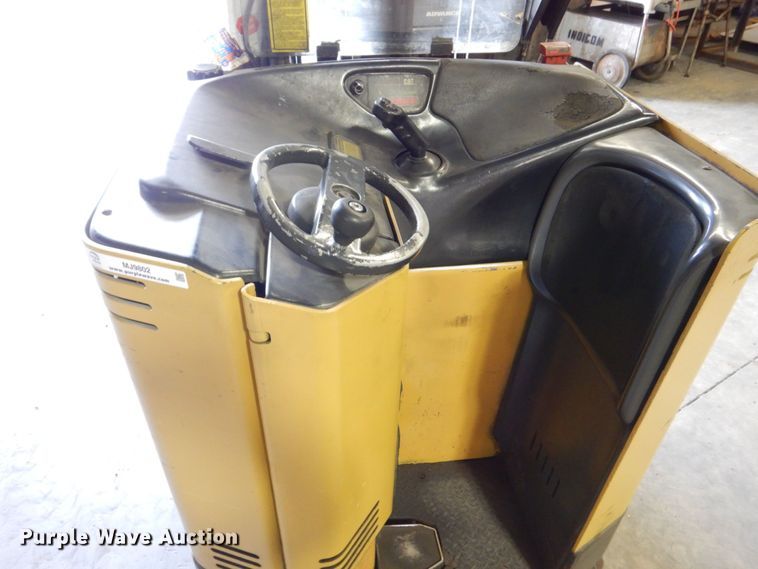 image for item MJ9802 Caterpillar NRR40  order picker