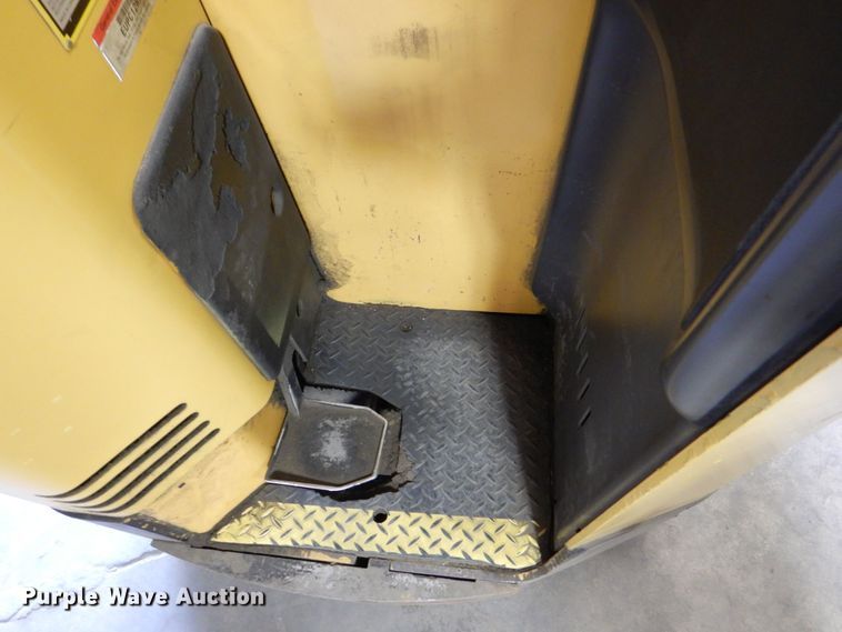 image for item MJ9802 Caterpillar NRR40  order picker