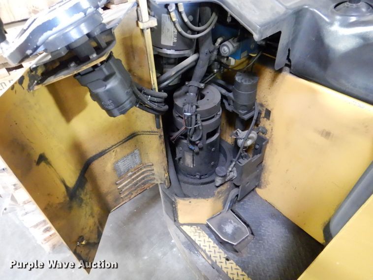 image for item MJ9802 Caterpillar NRR40  order picker