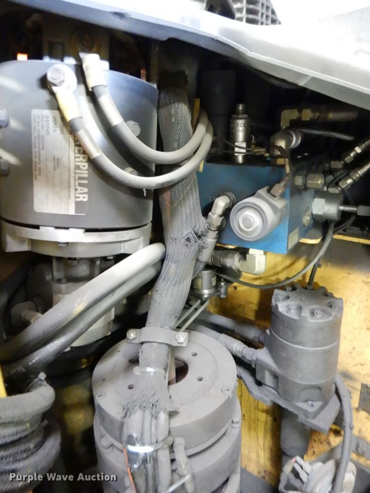 image for item MJ9802 Caterpillar NRR40  order picker