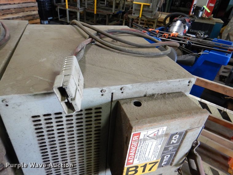 image for item MJ9802 Caterpillar NRR40  order picker