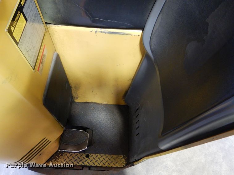 image for item MJ9803 Caterpillar NRR40  order picker