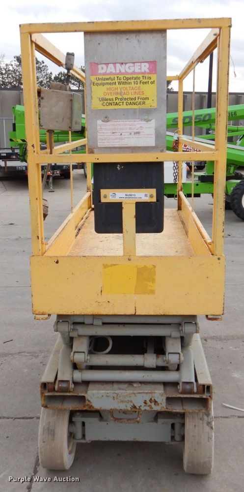 image for item MJ9815 Skyjack SJ3220  scissor lift
