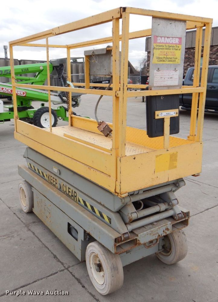 image for item MJ9815 Skyjack SJ3220  scissor lift