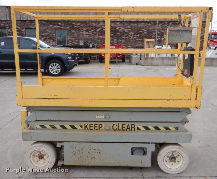 image for item MJ9815 Skyjack SJ3220  scissor lift
