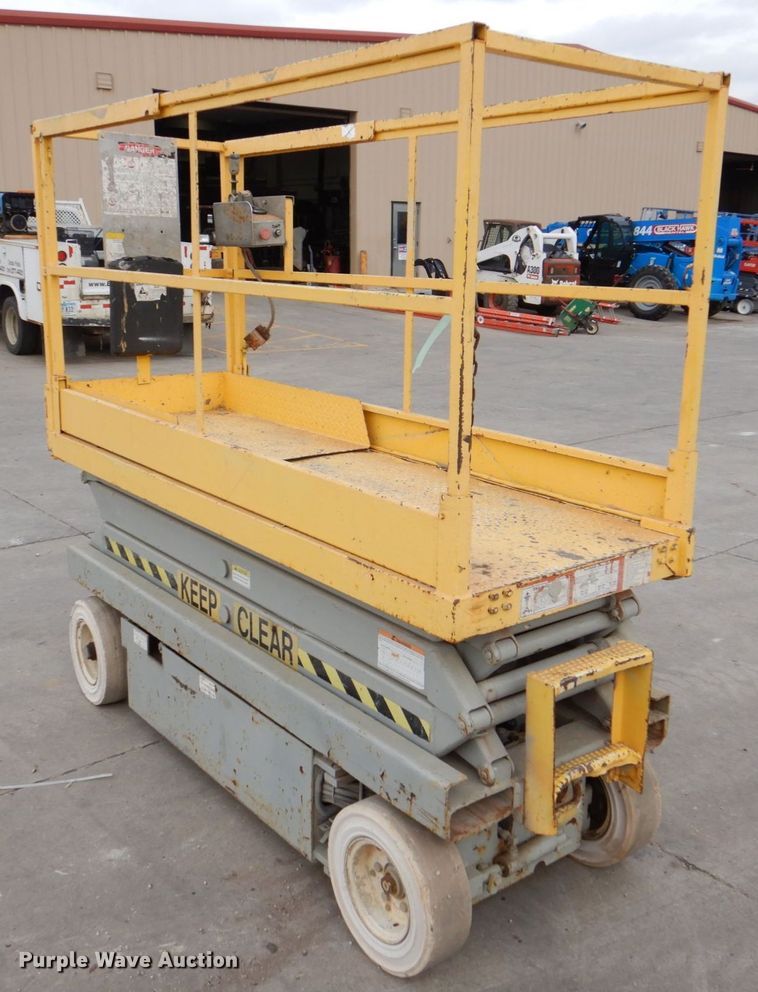 image for item MJ9815 Skyjack SJ3220  scissor lift