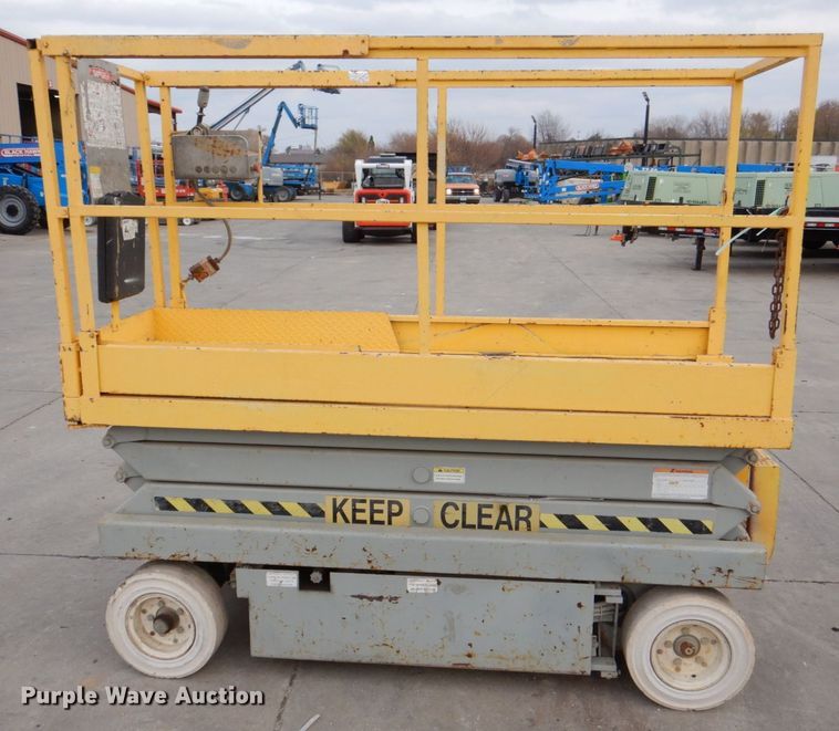image for item MJ9815 Skyjack SJ3220  scissor lift