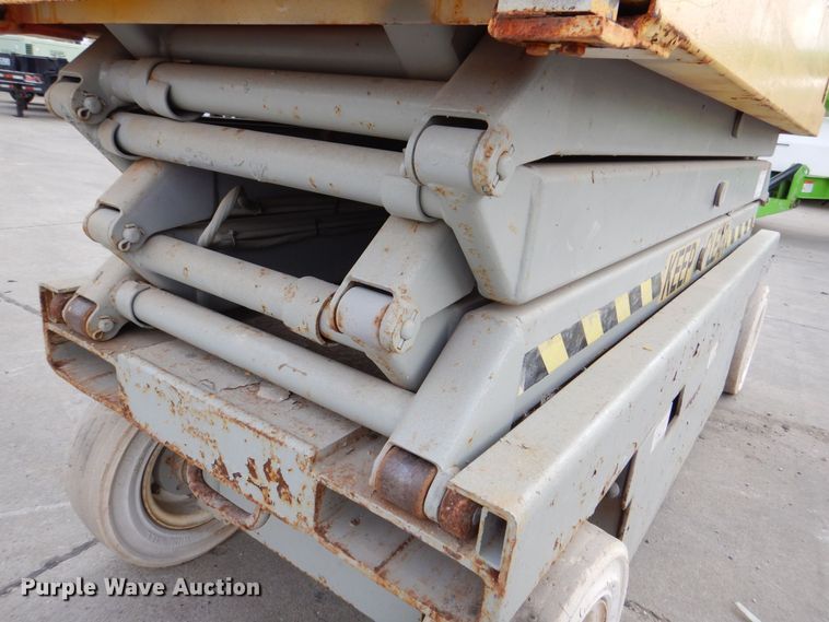 image for item MJ9815 Skyjack SJ3220  scissor lift