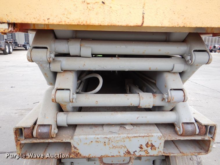 image for item MJ9815 Skyjack SJ3220  scissor lift