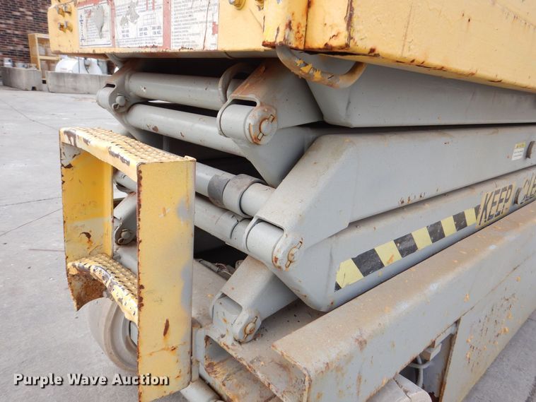 image for item MJ9815 Skyjack SJ3220  scissor lift