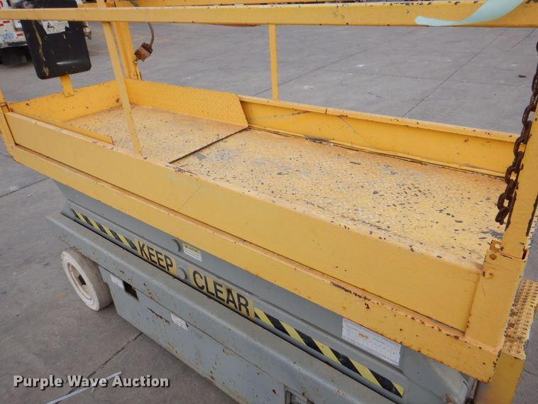 image for item MJ9815 Skyjack SJ3220  scissor lift