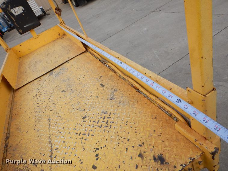 image for item MJ9815 Skyjack SJ3220  scissor lift