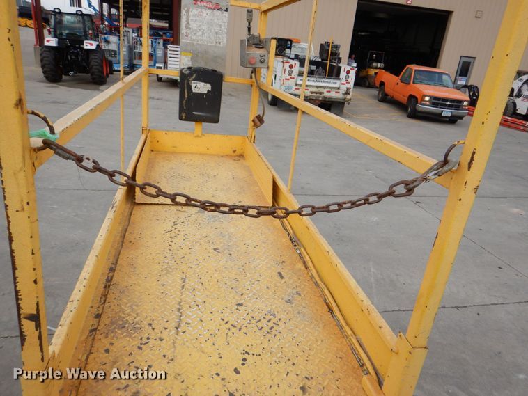 image for item MJ9815 Skyjack SJ3220  scissor lift