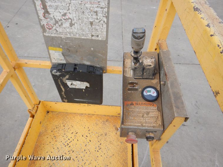 image for item MJ9815 Skyjack SJ3220  scissor lift