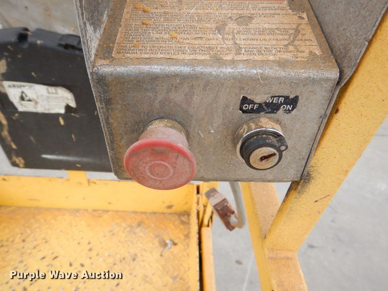 image for item MJ9815 Skyjack SJ3220  scissor lift